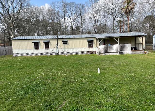 Property at 17409 Western Hill Dr, Conroe, TX 77302, 3 beds, 2 baths