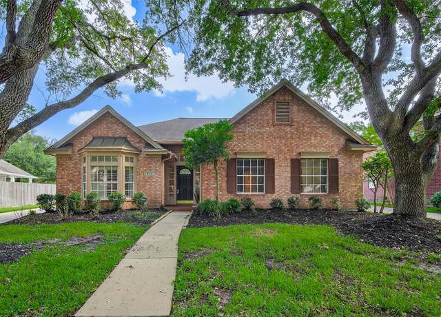 Property at 6415 Adobe Trails Dr, Sugar Land, TX 77479, 4 beds, 2.5 baths