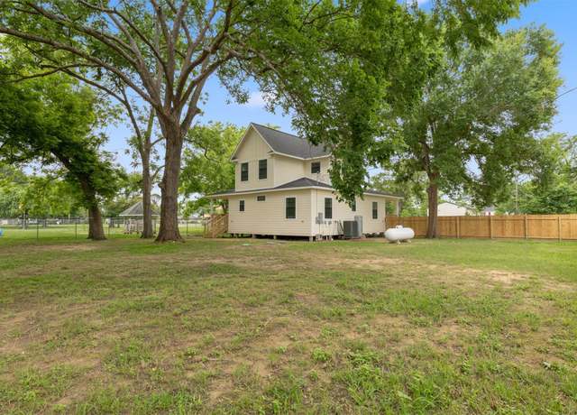 Property at 10002 Wilma Ln, Beach City, TX 77523, 5 beds, 3 baths