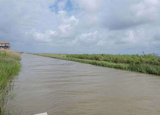 Property at 1224 4th St, Gilchrist, TX 77617
