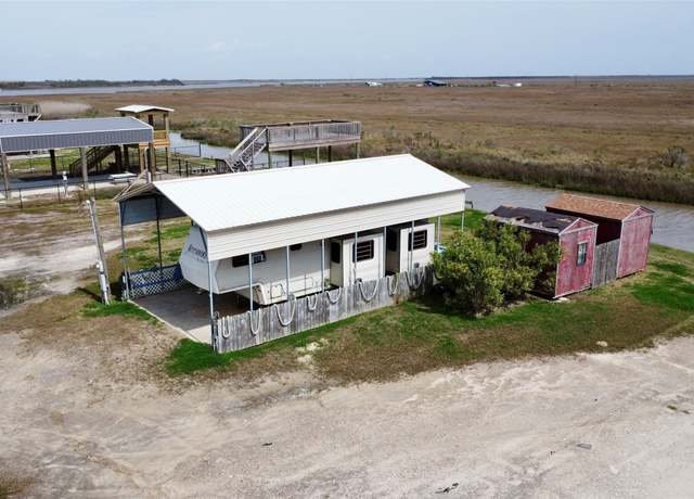 Property at 1476 Mabry St, Gilchrist, TX 77617
