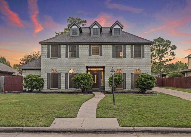Property at 18714 Walden Forest Dr, Humble, TX 77346, 5 beds, 3.5 baths