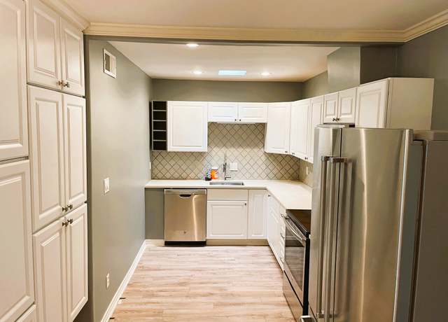 Property at 2700 Bellefontaine St Unit A30, Houston, TX 77025, 1 bed, 1 bath