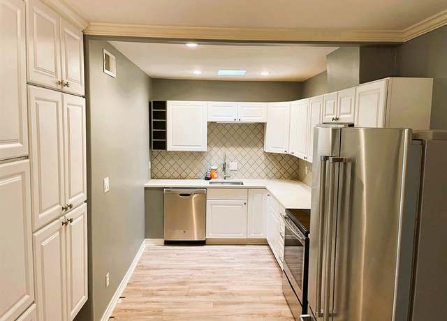 Property at 2700 Bellefontaine St Unit A30, Houston, TX 77025, 1 bed, 1 bath