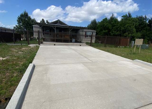 Property at 304 Road 5242, Cleveland, TX 77327, 3 beds, 2 baths