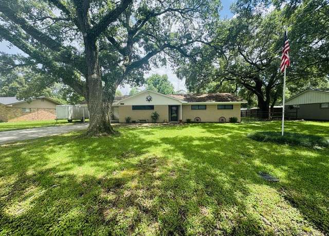 Property at 4012 Hillcrest St, Liberty, TX 77575, 3 beds, 2 baths