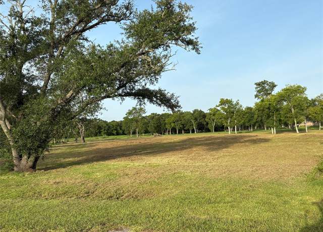 Property at 2902 Bayou View Ct, Richwood, TX 77515