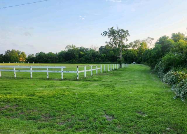 Property at 405 Strawberry St, League City, TX 77573