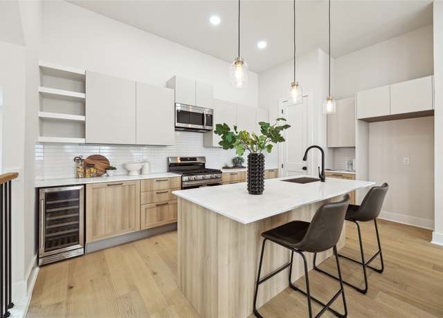 Property at 3907F Tulane St, Houston, TX 77018, 3 beds, 3.5 baths