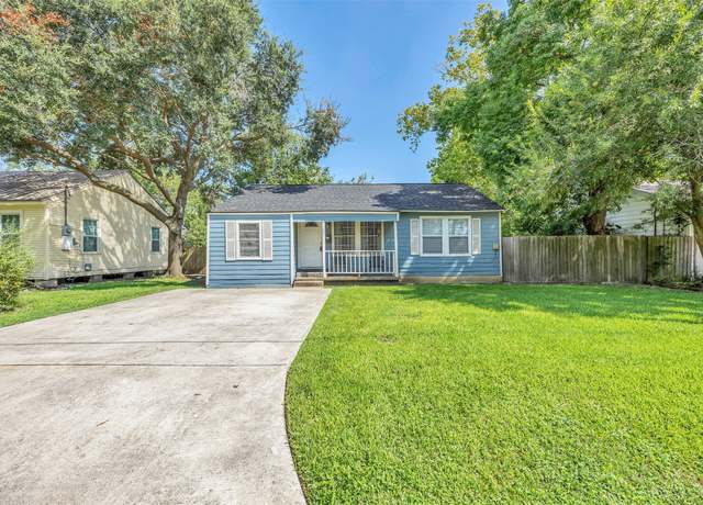 Property at 221 E 2nd St, Deer Park, TX 77536, 4 beds, 1 bath