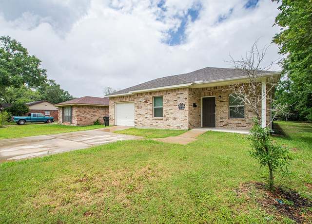 Property at 1202 Saddle Rock Dr, Houston, TX 77088, 3 beds, 2 baths