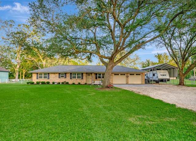 Property at 1703 Half Moon Dr, Wharton, TX 77488, 3 beds, 2 baths