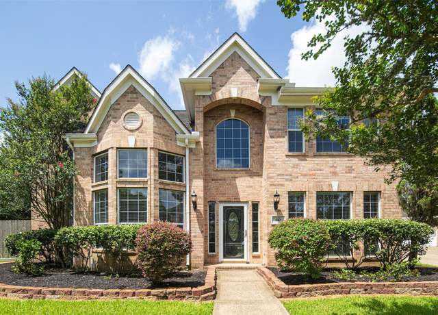 Property at 410 Briar Glen Ct, Friendswood, TX 77546, 4 beds, 3.5 baths