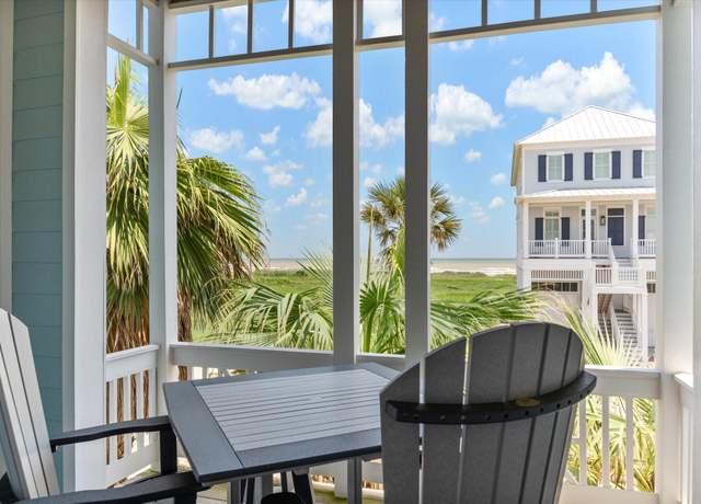 Property at 1822 Seaside Dr, Galveston, TX 77550, 4 beds, 2.5 baths