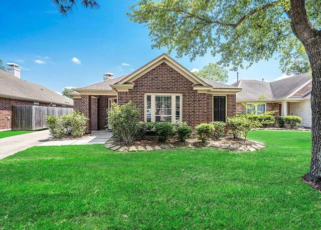 Property at 26854 Manor Falls Dr, Kingwood, TX 77339, 3 beds, 2 baths