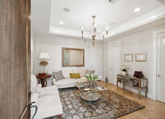 Property at 5231 Calle Montilla Pl, Houston, TX 77007, 2 beds, 3 baths