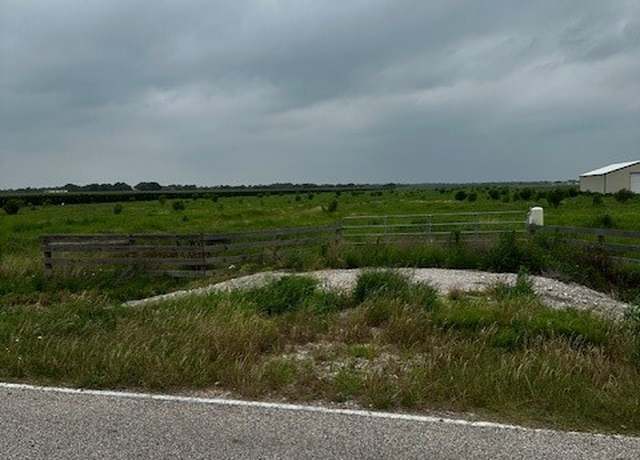 Property at 4421 Polak Rd, Wallis, TX 77485