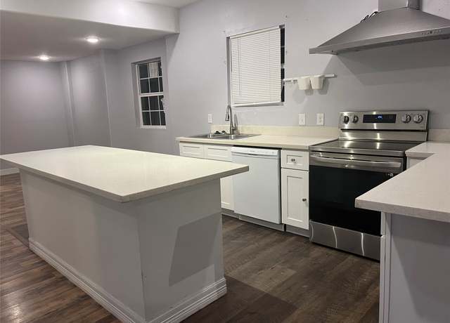 Property at 10434 S Burman St, Houston, TX 77029, 5 beds, 3 baths