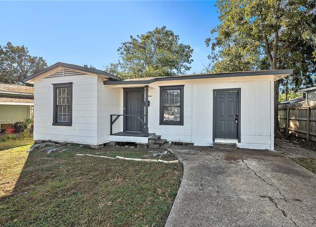 Property at 10406 Wiggins St, Houston, TX 77029, 3 beds, 1 bath