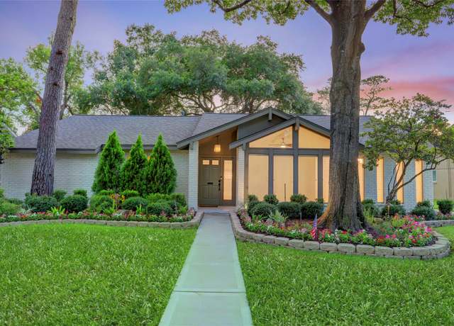 Property at 815 Patchester Dr, Houston, TX 77079, 4 beds, 2.5 baths