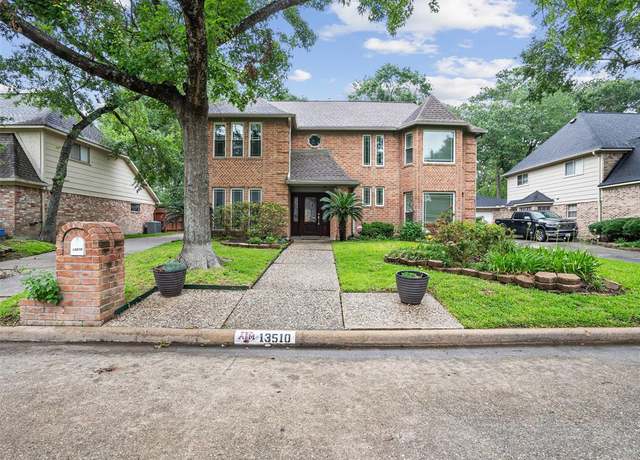 Property at 13510 Fawcett Dr, Houston, TX 77069, 4 beds, 2.5 baths
