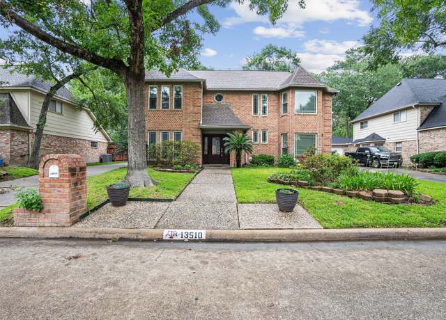 Property at 13510 Fawcett Dr, Houston, TX 77069, 4 beds, 2.5 baths