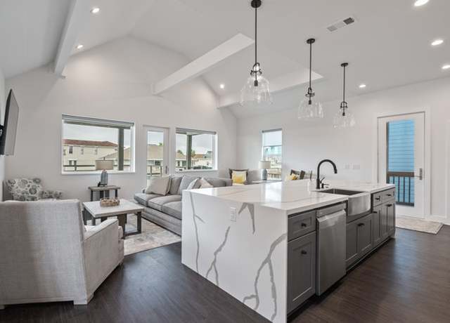 Property at 1813 Tiki Dr, Tiki Island, TX 77554, 3 beds, 2 baths
