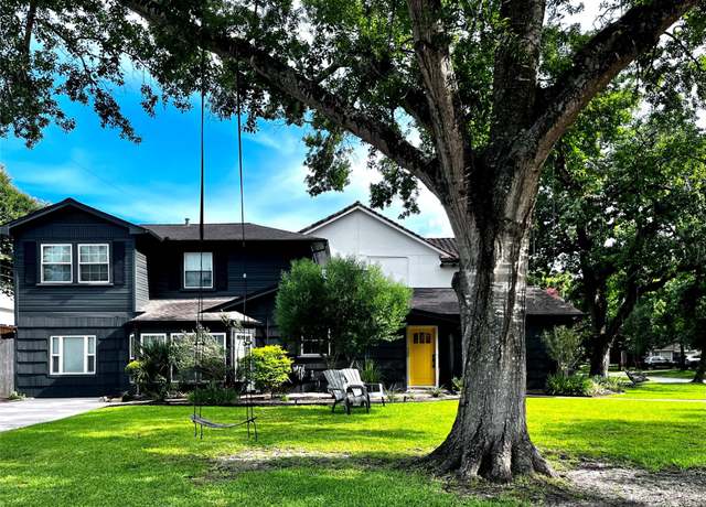 Property at 142 Beverly Ln, Bellaire, TX 77401, 4 beds, 3 baths