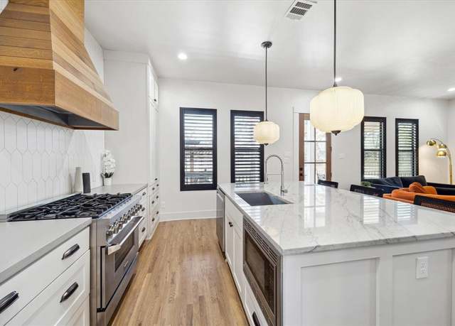 Property at 4731 Park Dr, Houston, TX 77023, 4 beds, 2.5 baths
