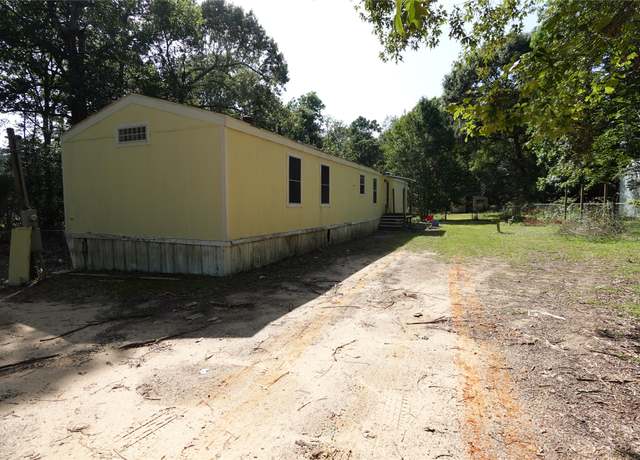 Property at 172 Walters St, Livingston, TX 77351, 3 beds, 2 baths