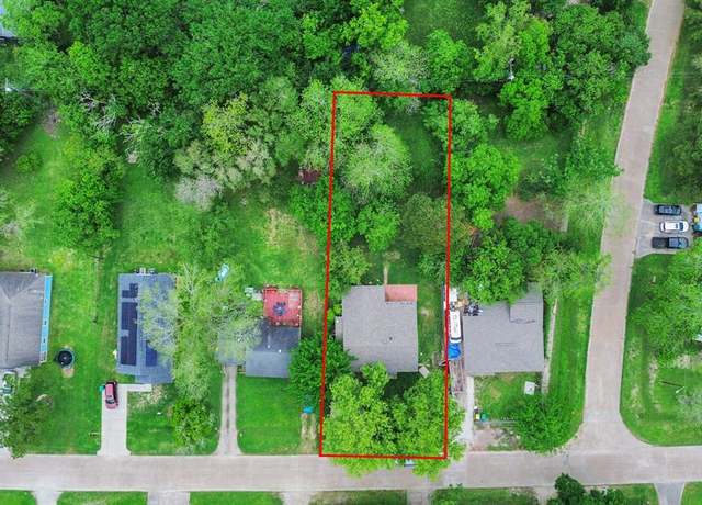 Property at 602 Bluebonnet Dr, La Marque, TX 77568, 3 beds, 2 baths