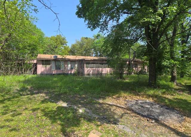 Property at 105 Lewis St, Trinity, TX 75862, 3 beds, 2 baths
