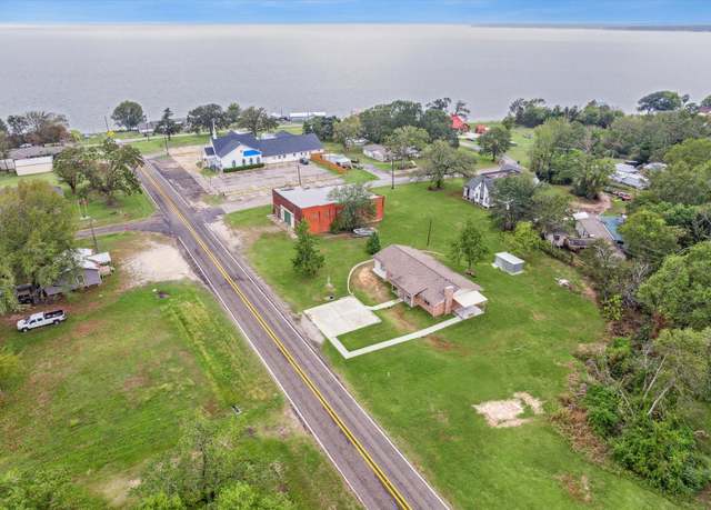 Property at 636 S Fm 356, Onalaska, TX 77360, 3 beds, 2 baths