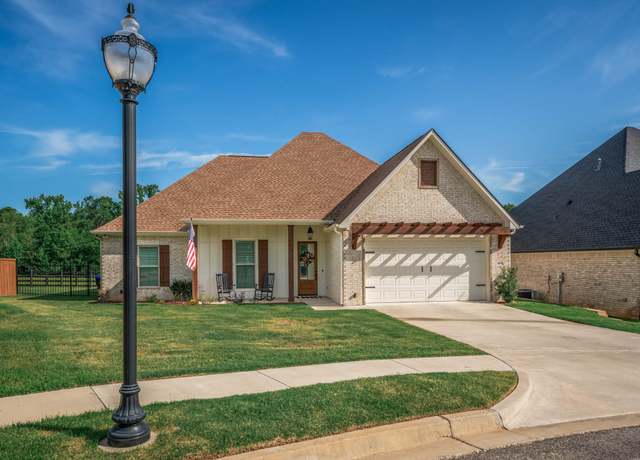 Property at 4523 Lone Oak Ln, Longview, TX 75605, 3 beds, 2 baths