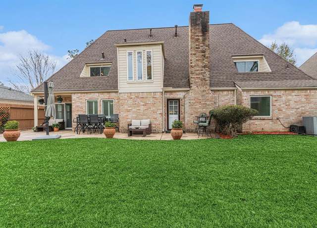 Property at 12310 Rocky Knoll Dr, Houston, TX 77077, 4 beds, 2.5 baths