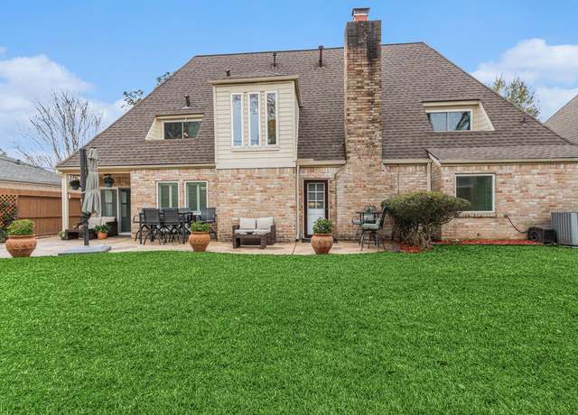 Property at 12310 Rocky Knoll Dr, Houston, TX 77077, 4 beds, 2.5 baths