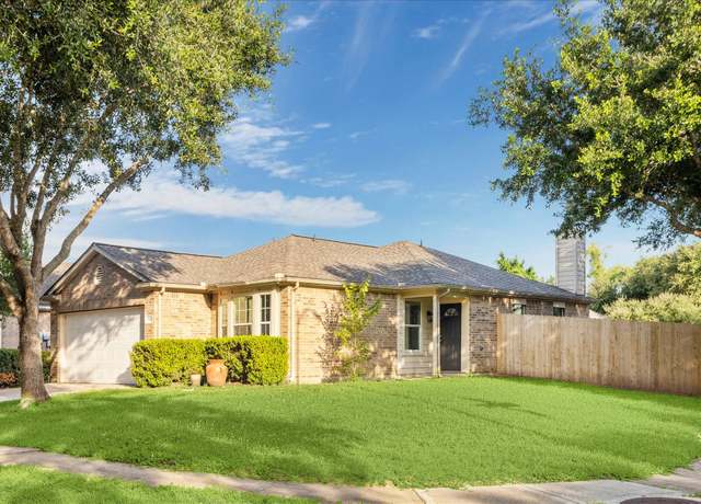 Property at 10410 Caribou Cv, Missouri City, TX 77459, 3 beds, 2 baths