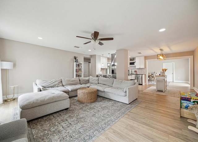 Property at 15818 Acapulco Dr, Jersey Village, TX 77040, 3 beds, 2 baths