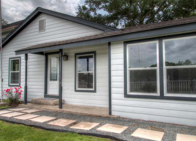 Property at 415 Perkins Ave, League City, TX 77573, 3 beds, 2 baths