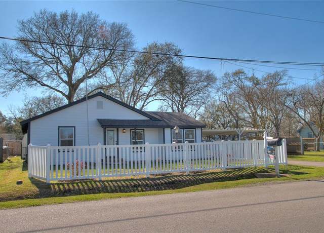 Property at 415 Perkins Ave, League City, TX 77573, 3 beds, 2 baths