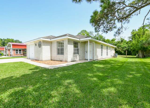 Property at 1117 Delores St, Kemah, TX 77565, 3 beds, 2 baths