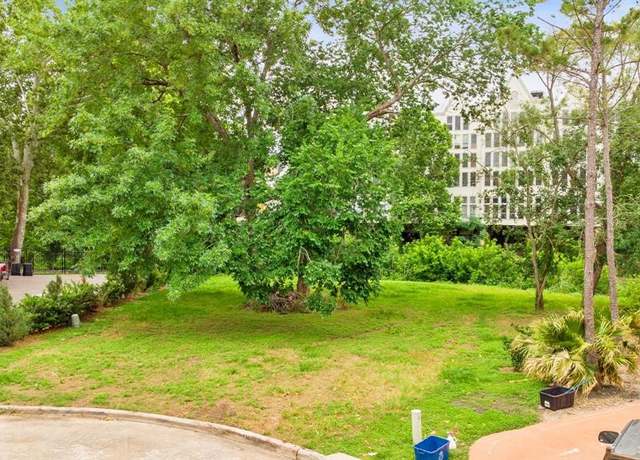 Property at 2 Magnolia Bend Dr, Houston, TX 77024