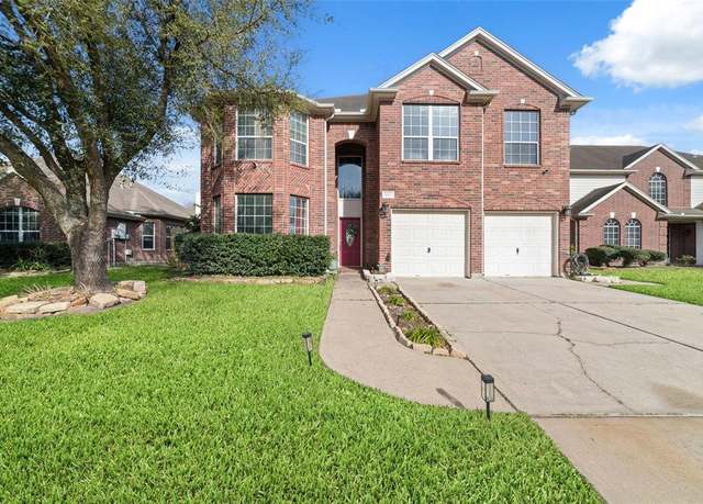 Property at 18914 Woodglen Shadows Dr, Humble, TX 77346, 4 beds, 2.5 baths