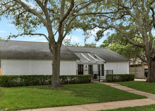Property at 11515 Olympia Dr, Houston, TX 77077, 3 beds, 2 baths