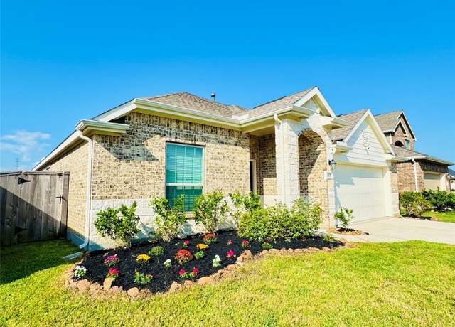 Property at 4406 Red Yucca Dr, Baytown, TX 77521, 4 beds, 2 baths