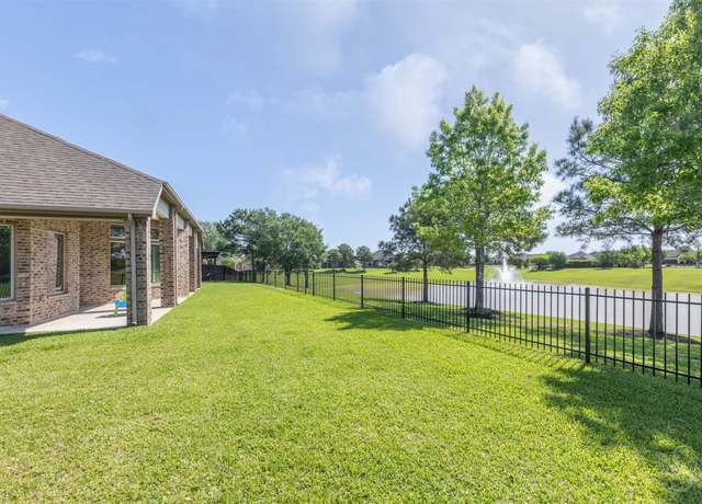 Property at 8206 Briscoe Meadow Ln, Richmond, TX 77406, 4 beds, 3 baths