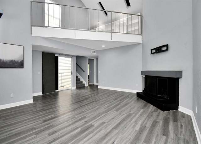 Property at 9809 Richmond Ave Unit B13, Houston, TX 77042, 3 beds, 2 baths