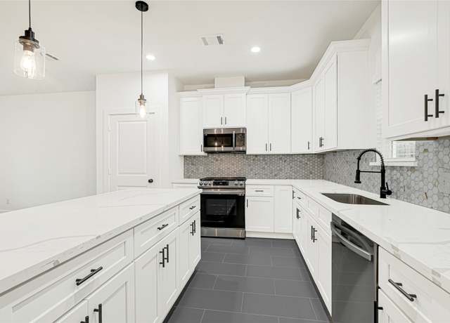 Property at 1513 Egypt St, Houston, TX 77009, 3 beds, 2.5 baths