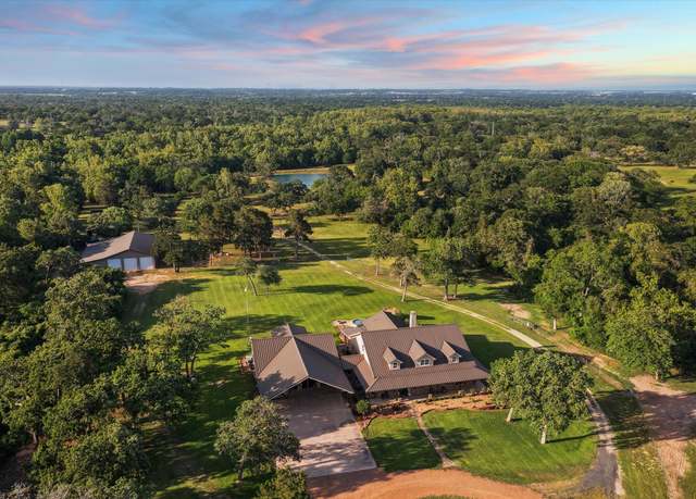 Property at 6892 Palm Rd, Sealy, TX 77474, 4 beds, 4.5 baths