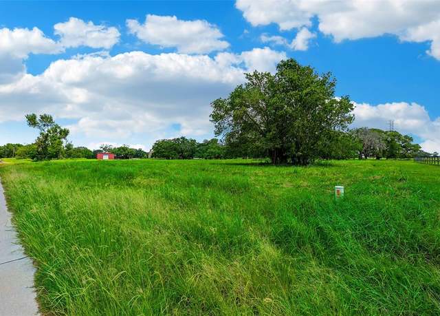 Property at 607 Winchester Trl, Angleton, TX 77515